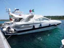 Pershing 48